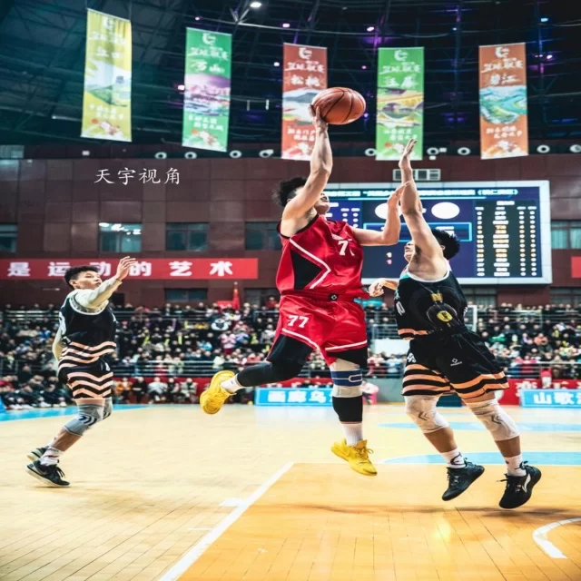 电竞季后赛战术变化与阵容调整第68组解读